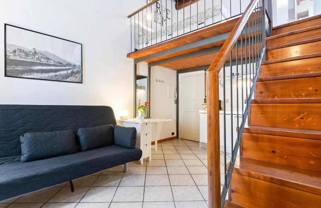 Guesthost - Modern Studio Flat - 3 Mins From Duomo Square-1